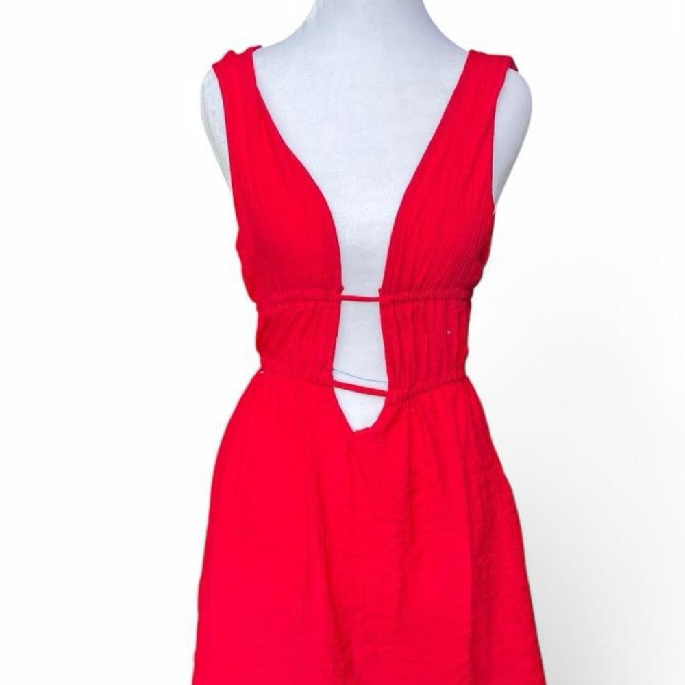 Elegant Red Sleeveless Dress